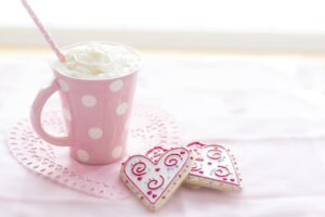 valentine, valentines day, pink, winter, cookies, heart cookies, heart, hd wallpaper, hot chocolate, cocoa, whipped cream, polka dot, love, valentines day background, romance, holiday, romantic, cozy, treat, beverage, hot beverage, cute wallpaper